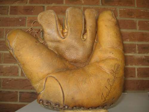 Freddie Lindstrom Spalding Front